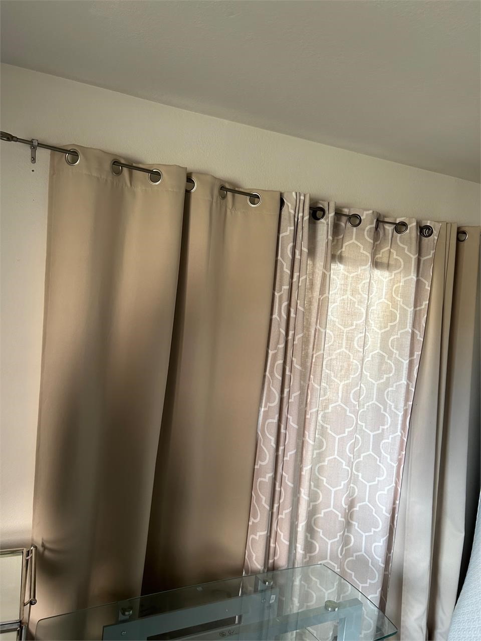 3 Polyester Curtains with Rod