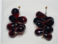 14KT Gold Garnet (18ct) Earrings