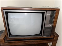 Vintage Hitachi 19" TV Model CT1923