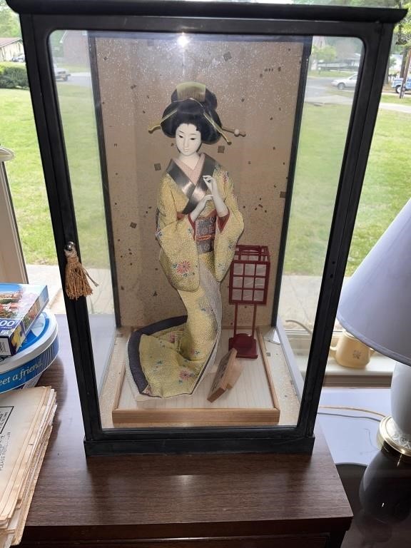 Vintage Japanese Geisha Doll w/ Case