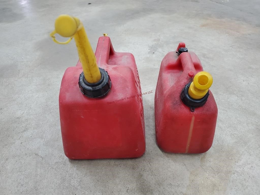 2¹/² Gal Gas Can & 1 Gal  Gas Can
