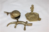 Lot of Brass Mid-Century Ashtrays & Lizard