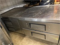 6’ True refrigerated chef base 4 drawer works