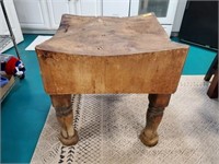 ANTIQUE BUTCHER BLOCK ISLAND