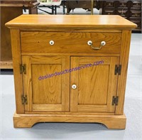 Oak Sideboard (33 x 32 x 18)