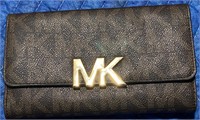 PREOWNED Michael Kors Womens Wallet