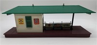 Lionel 257 Freight Station with Diesel Horn
