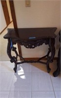 Hall table excellent condition 32x15x30