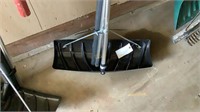 Roof Snow Shovel