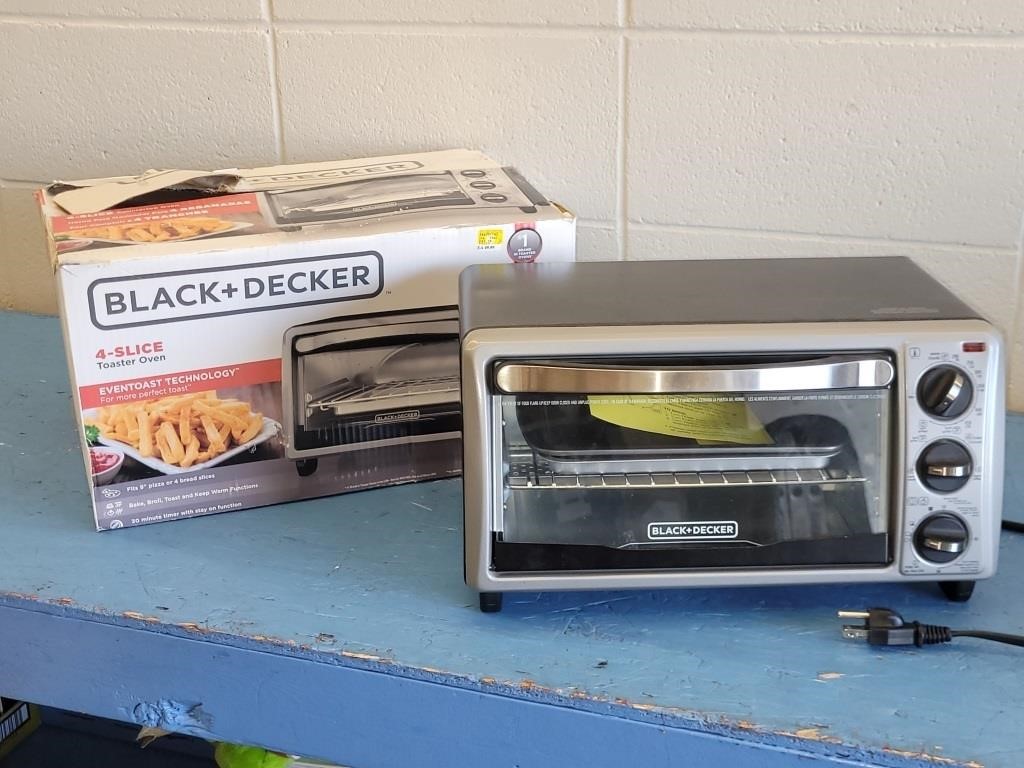 NEW BLACK & DECKER 4 SLICE COUNTERTOP OVEN