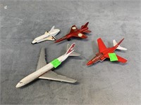 Lot - 4 Airplanes