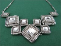 NECKLACE W/LARGE SILVER SQUARES 28011
