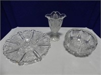 TRAY: 3PC PRESSED GLASS 9.5" PLATE, FOOTED VASE,