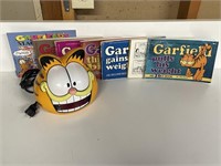 7 Garfield Books, 1981 Garfield Alarm Clock