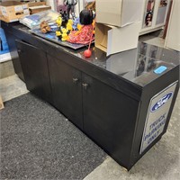 G307 Metal cabinet w doors/storage