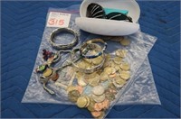 LOT, ASSORTED FOREIGN COINS & JEWELRY