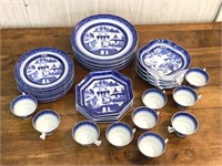 35pc Mottahedeh Blue Canton China Set