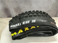 New Maxxis 27.5x2.80 35 PSI Tire