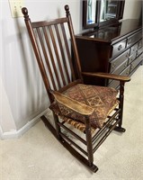 VINTAGE ROCKING CHAIR