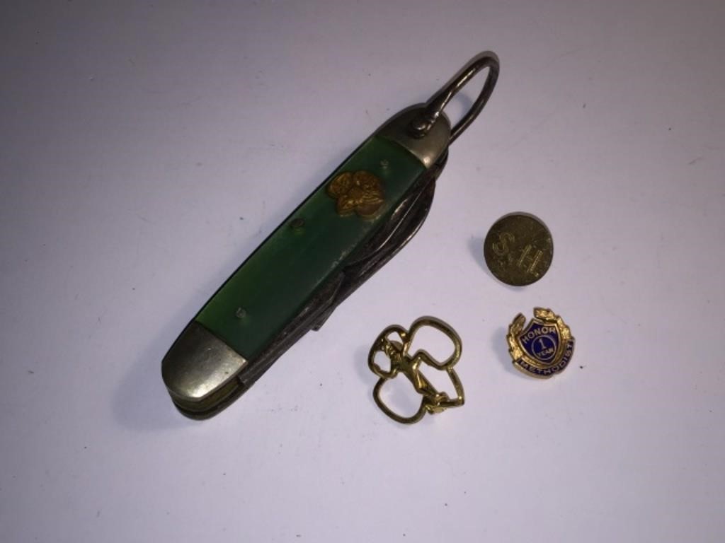 VINTAGE GIRL SCOUT POCKET KNIFE, PIN, AND TWO OTHE
