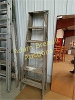 Vintage 70 inch painters ladder