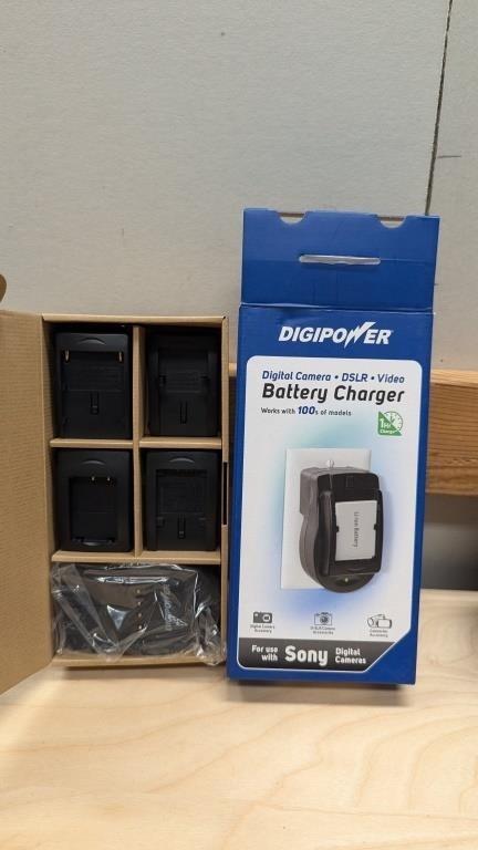 DIGIPOWER BATTERY CHARGER FOR DIGITAL CAMERA