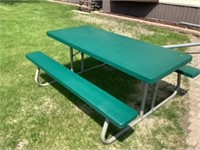 Folding picnic table - Steel frame and plastic