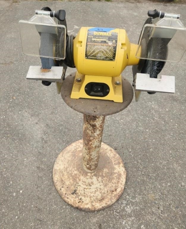 Dewalt 8" Bench Grinder w/stand