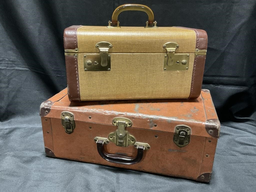 VTG Cosmetic/Carry On Case & Metal Trunk