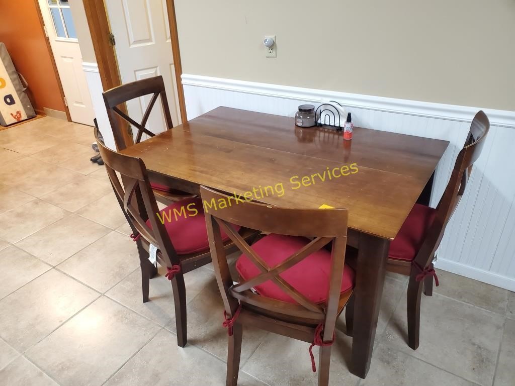 Dinning Room Table w/4 Chairs