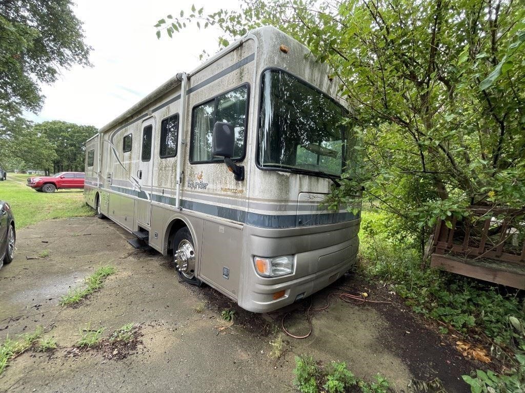 2001 Fleetwood by Bouncer RV Turbo Die 392