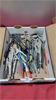 Big lot of vicegrips and pliers