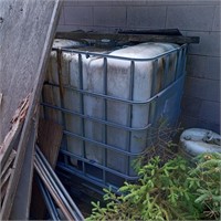 Water Tote/Tank W/ Frame