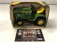 1/16 Ertl John Deere Lawn and Garden