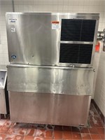 HOSHIZAKI 1800 LB ICE MACHINE