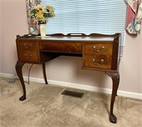 VINTAGE QUEEN ANNE STYLE DESK