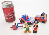 Figurines et voitures vintages dont Mickey Mouse