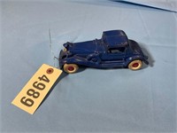 VINTAGE METAL TOY CAR 7.5 IN. LONG