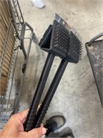 PAIR OF GRILL BRUSHES
