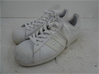 Size 9.5 Addidas Superstar Sneakers