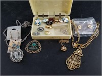 Jewelry box with fashion jewelry which includes la