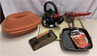 Metal Cat Kettle, Cast Iron Grill Pan & Grill