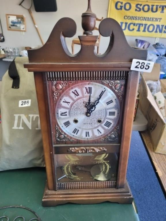 CHAMPION DAY WIND UP MANTLE CLOCK WITH KEY