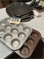 Cupcake pans, cookie sheets
Flat fry pan