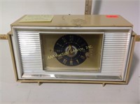 General Electric 942 tube radio, works, top