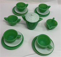 Akro Agate Green & White Glass Child's Tea Set