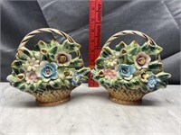 Pair of vintage flower basket wall
Plaques