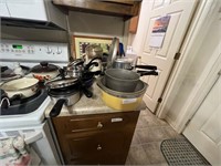 LOT OF POTS AND PANS WITH TWO CLUB POTS
