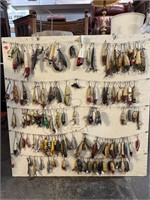 APPROX. 100 VINTAGE WOODEN FISHING LURES