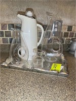 PLASTIC SERVING TRAY WITH DECANTERS AND INSULATOR